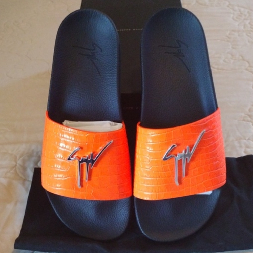 Giuseppe Zanotti Slides